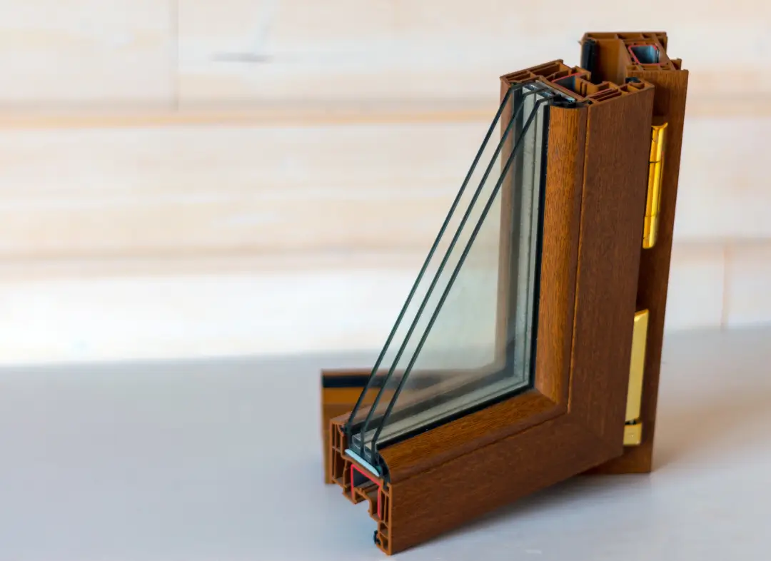 Installation de fenêtre en bois sur mesure Oissel